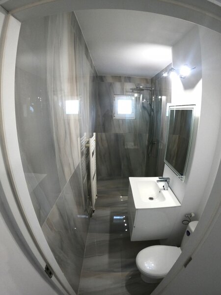 Giurgiu, apartament modern, bloc reabilitat, zona si pozitie ideala - totul nou