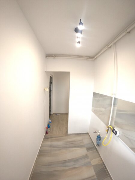 Giurgiu, apartament modern, bloc reabilitat, zona si pozitie ideala - totul nou