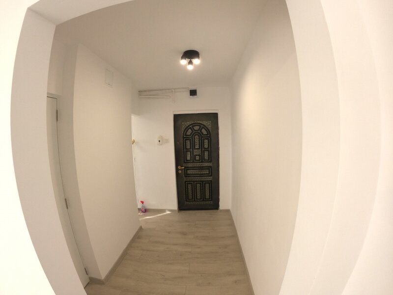 Giurgiu, apartament modern, bloc reabilitat, zona si pozitie ideala - totul nou